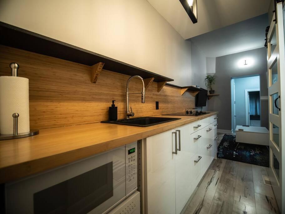 Brand New 1 Bedroom Centrally Located Hamilton Exterior photo